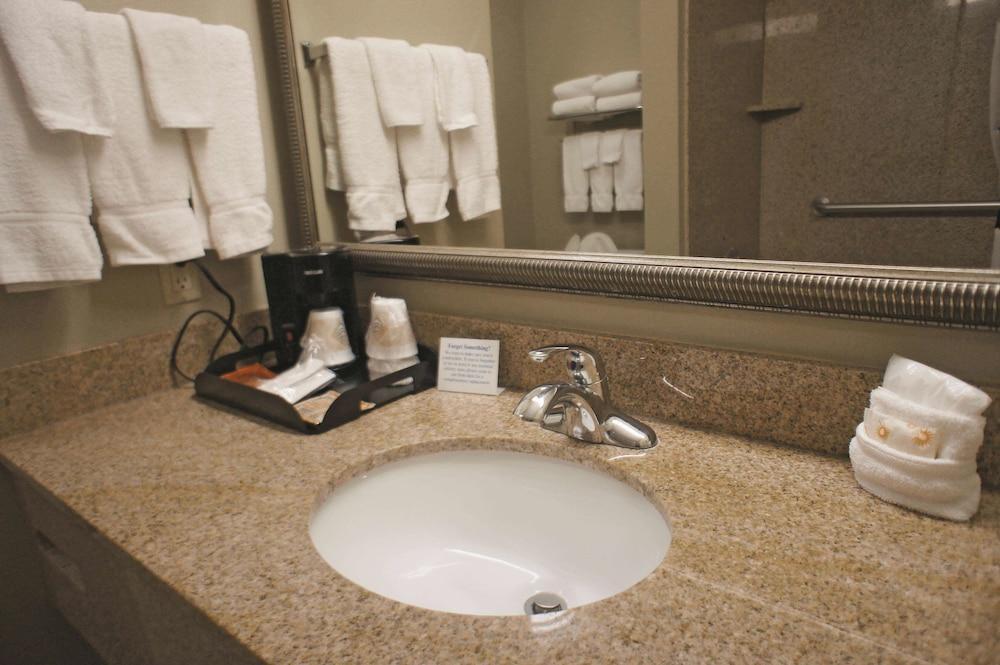 La Quinta Inn & Suites By Wyndham Broussard - Lafayette Area Экстерьер фото